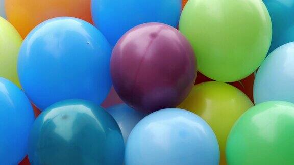 喜庆的彩色氦气球