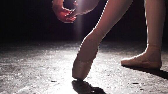 芭蕾舞练习特写