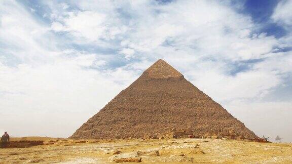 古埃及吉萨的胡夫金字塔间隔拍摄
