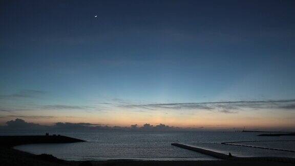 冲绳富州富崎海滩公园的夜景