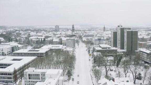 2021年冬天特里斯坦遭遇暴风雪后大学城的无人机飞行G?ttingen