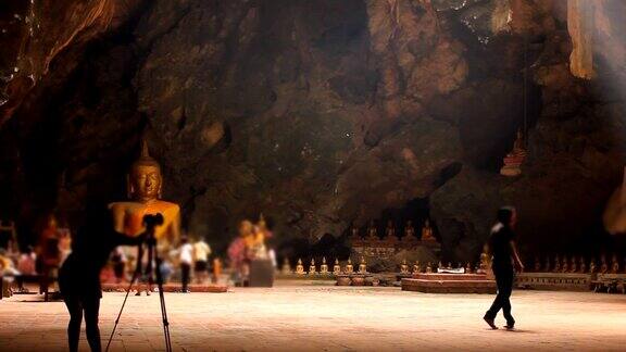 泰国碧府高琅洞的佛像
