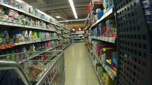 购物进出超市时光流逝