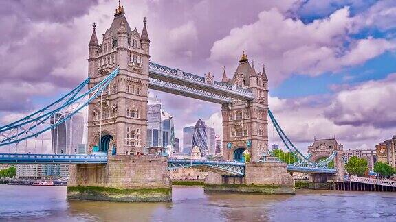 标志性的伦敦城市塔桥背景中的金融区