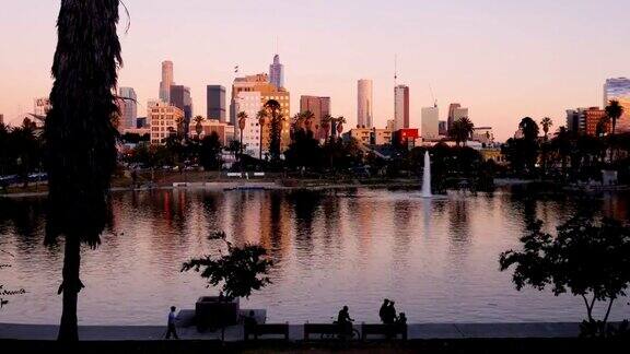 洛杉矶市中心:麦克阿瑟公园