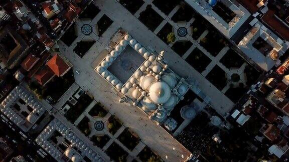空中的魔形法提赫清真寺鸟瞰伊斯坦布尔市金角土耳其