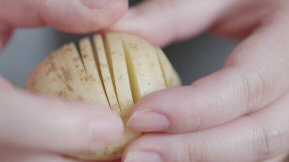 手切生土豆用于制作马背土豆