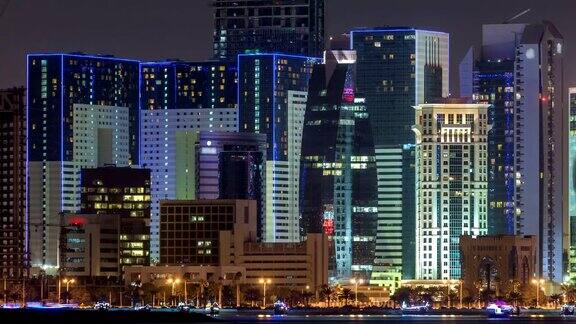 多哈摩天大楼在市中心的夜晚卡塔尔中东