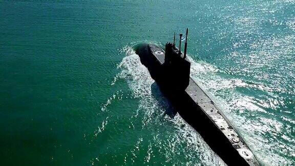 鸟瞰图-现代导弹潜艇在公海