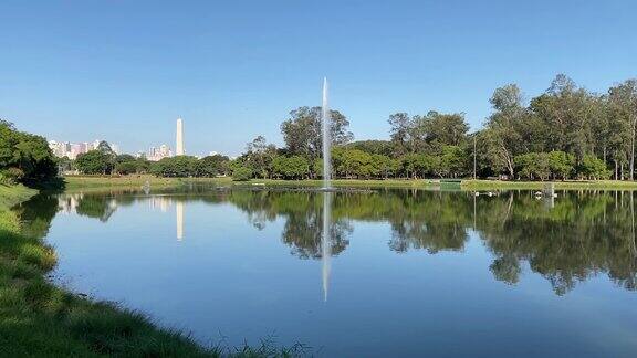 Ibirapuera公园巴西最大的公园人口稀少
