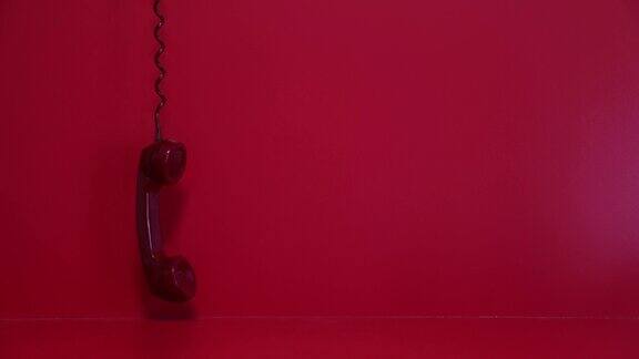 旧红色电话听筒