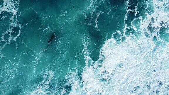 海洋慢镜头碧蓝海浪的海洋风暴空中景观生态和清洁的水自然