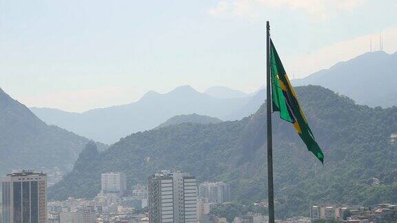 里约热内卢户外的巴西国旗