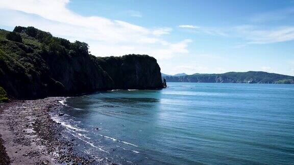 太平洋岩石堪察加半岛世界的边缘哈拉克蒂尔斯基海滩黑色的沙子