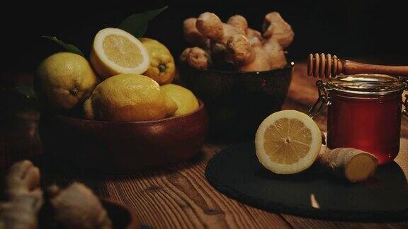 蜂蜜柠檬和姜