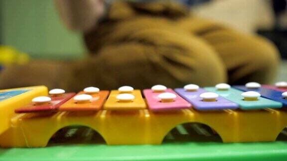 彩虹色木琴玩具儿童和学步儿童的教育玩具