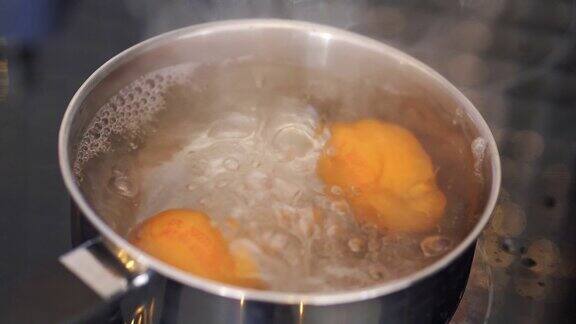 鸡蛋在锅里煮慢镜头180fps