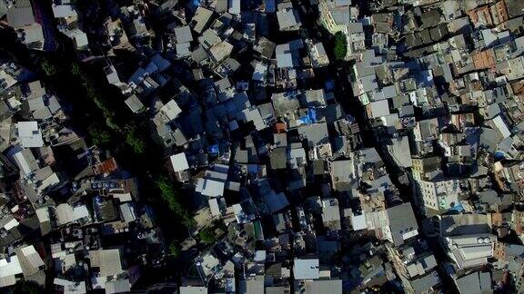 空中贫民窟:俯视巴西里约热内卢RocinhaFavela的屋顶这是上帝的眼睛