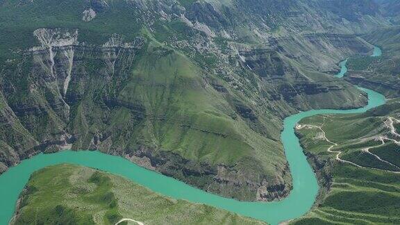鸟瞰欧洲最深的峡谷-达吉斯坦的苏拉克峡谷