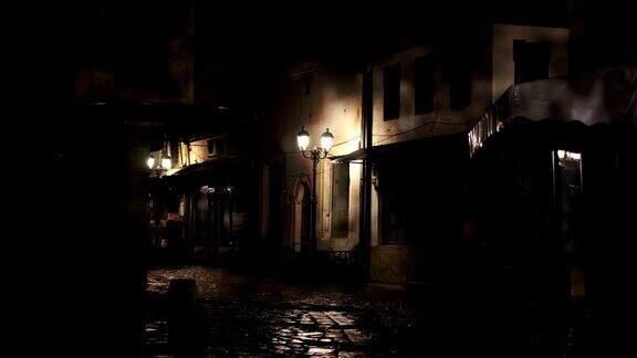 夜晚的老街