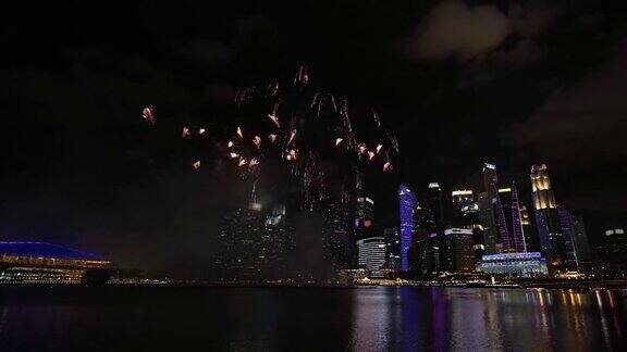 新加坡滨海湾烟花庆祝活动4K彩色新年烟花