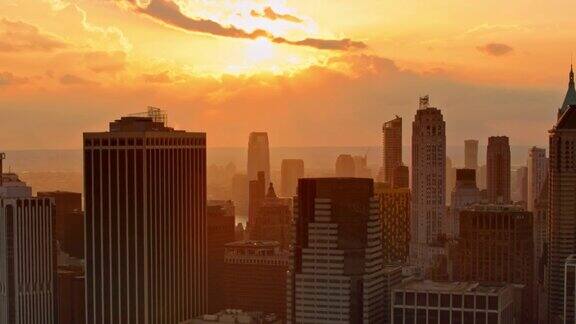 夕阳中的空中曼哈顿