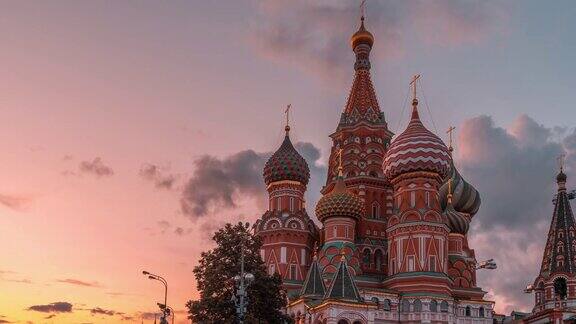俄罗斯莫斯科日落时的圣巴塞尔大教堂8K