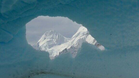 南极洲冰洞