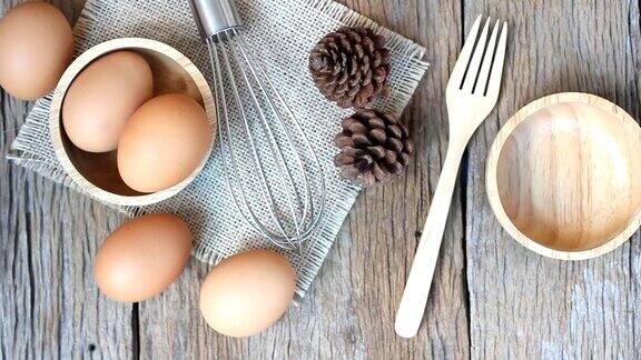摄影:鸡蛋在厨房的特写镜头俯视图