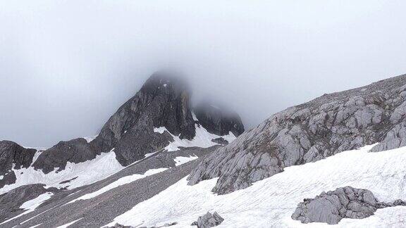 玉龙雪山主峰