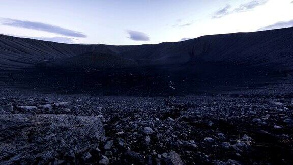 冰岛火山口地貌滑坡景象