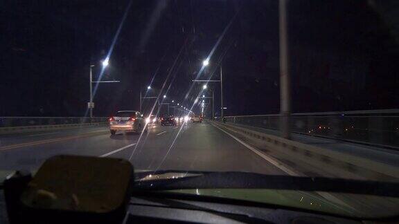 夜间武汉市公路旅行前司机pov全景4k中国