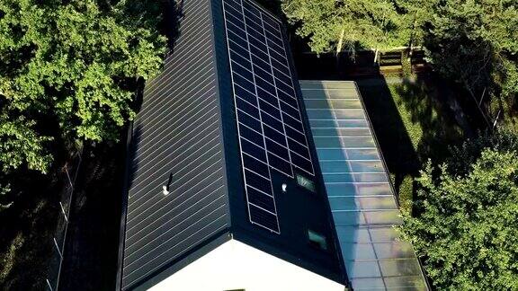 房屋屋顶太阳能电池板