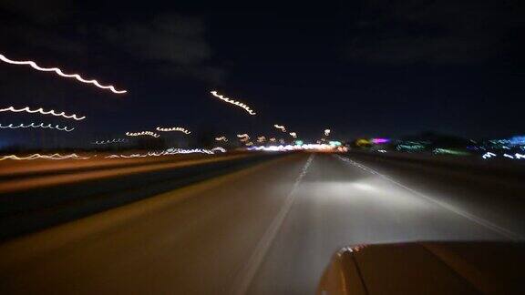 驾驶POV时间延时洛杉矶市中心高速公路之夜