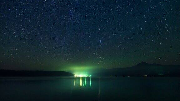 戏剧性的星空在钻石湖-时间流逝