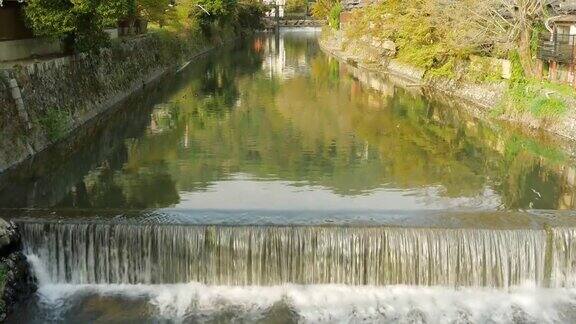 从京都岚山的中之岛桥上看桂河