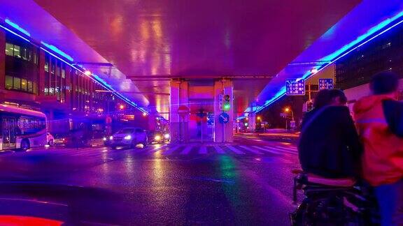 夜晚照亮了上海交通十字路口4k时间的中国