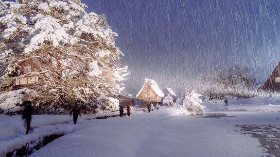 白川乡夜晚的雪时间流逝