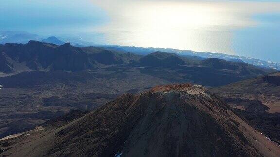 山火山火山口鸟瞰图火山口