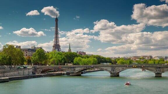阳光明媚的一天巴黎市中心滨河湾交通大桥著名的塔时间推移全景4k法国
