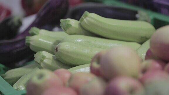 市场上的蔬菜和蔬菜