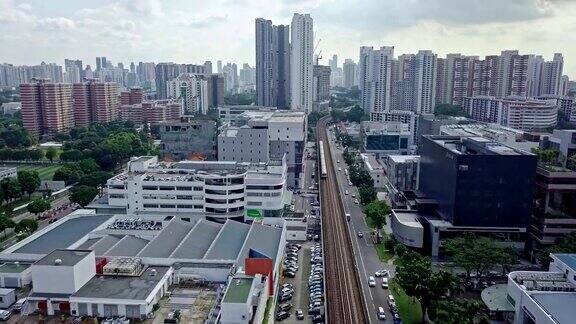 2019年1月21日:亚历山德拉和皇后镇附近的商业和住宅建筑全景汽车展厅的社区