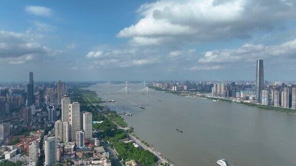 武汉与长江的鸟瞰图中国