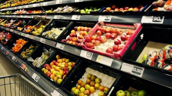 超市的水果和蔬菜区