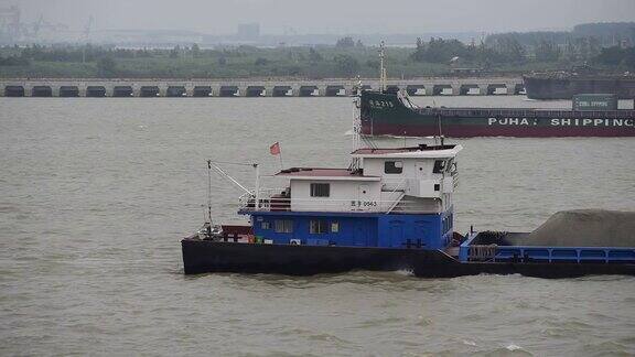 中国长江的河流运输
