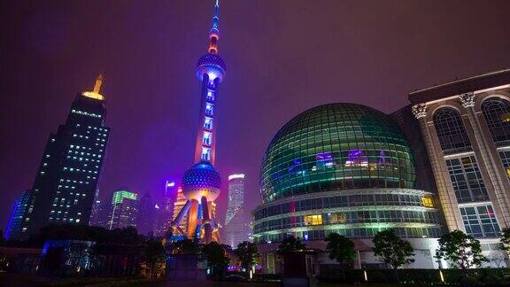 夜光照亮上海市区著名的塔湾全景4k时间流逝中国