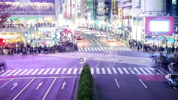 高清延时:行人穿过涩谷十字路口