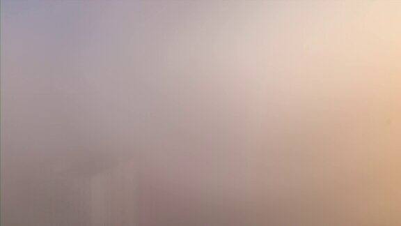 日出雾时间明斯克城市中心屋顶全景4k时间推移白俄罗斯