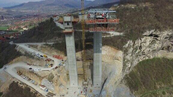波斯尼亚和黑塞哥维那新建桥梁和公路建筑工地鸟瞰图
