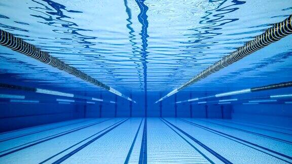 水下的奥运游泳池